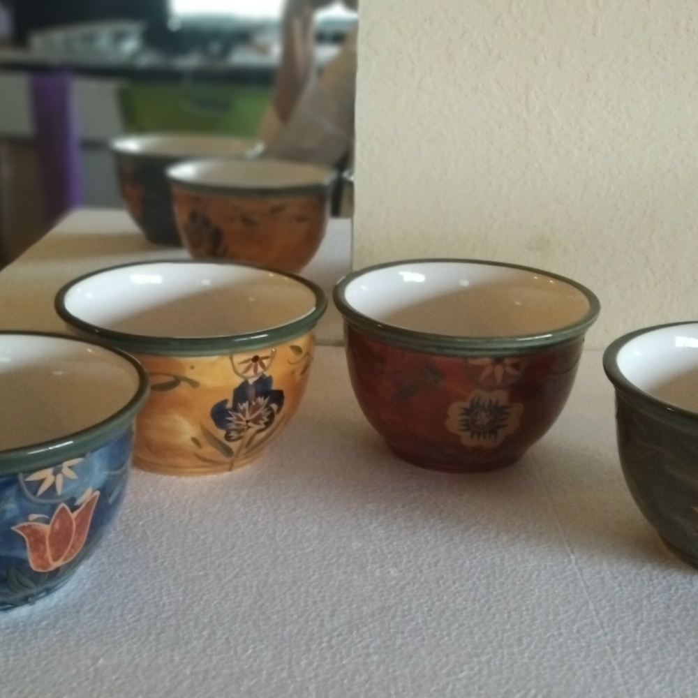Susan Winget Ceramic Bowls Set